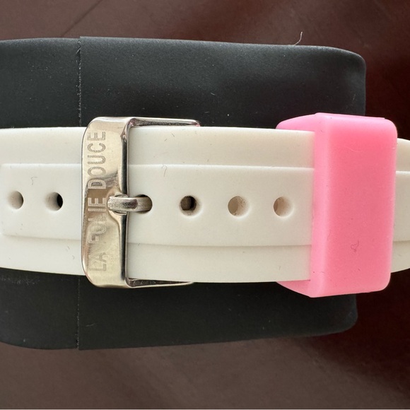 La Folie Douce 1969 watch - Picture 3 of 6